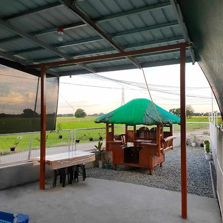 Praise Farmhouse - Private Farmhouse Staycation Baliuag Exterior photo